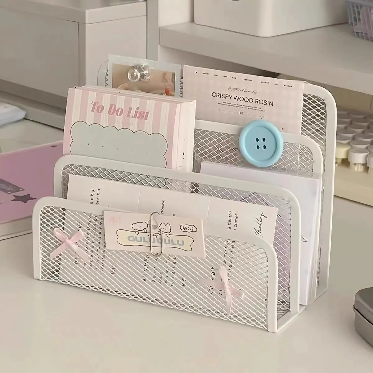 Minimalist Iron Wire Desk Organizer – Open Mesh Storage Basket for Mail, Office Supplies, Cosmetics & Small Items, Modern Decorative Metal Caddy for Home & Office